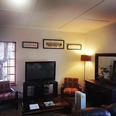 Thatchings Bed And Breakfast Nottingham Road Ngoại thất bức ảnh