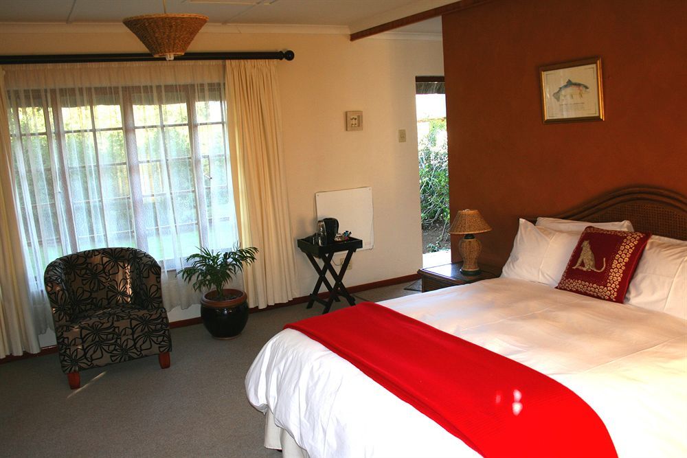Thatchings Bed And Breakfast Nottingham Road Ngoại thất bức ảnh